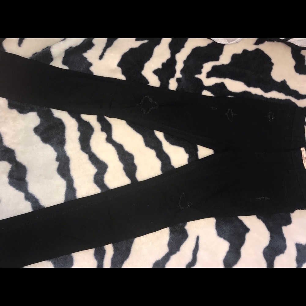 Black hollister skinny jeans